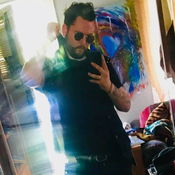 Meet your Posher, Casey - Picture 1 of 1